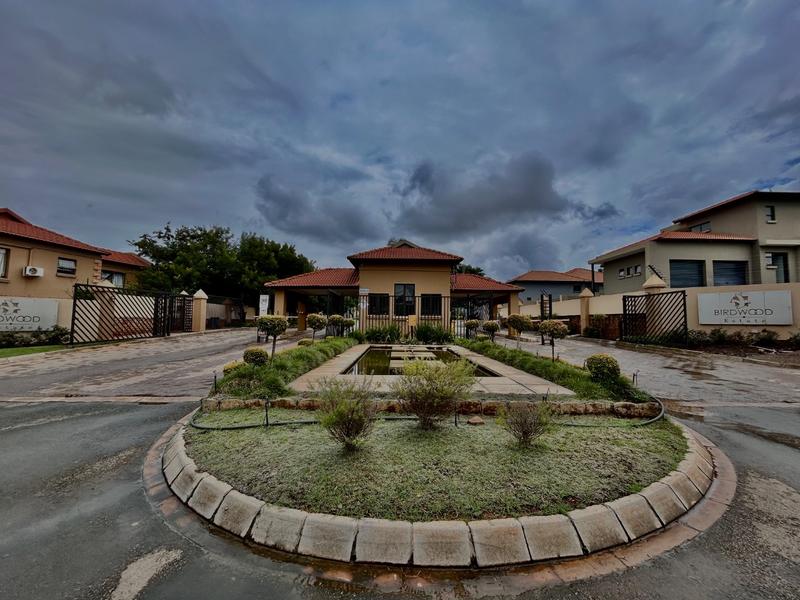 5 Bedroom Property for Sale in Birdwood Estate North West